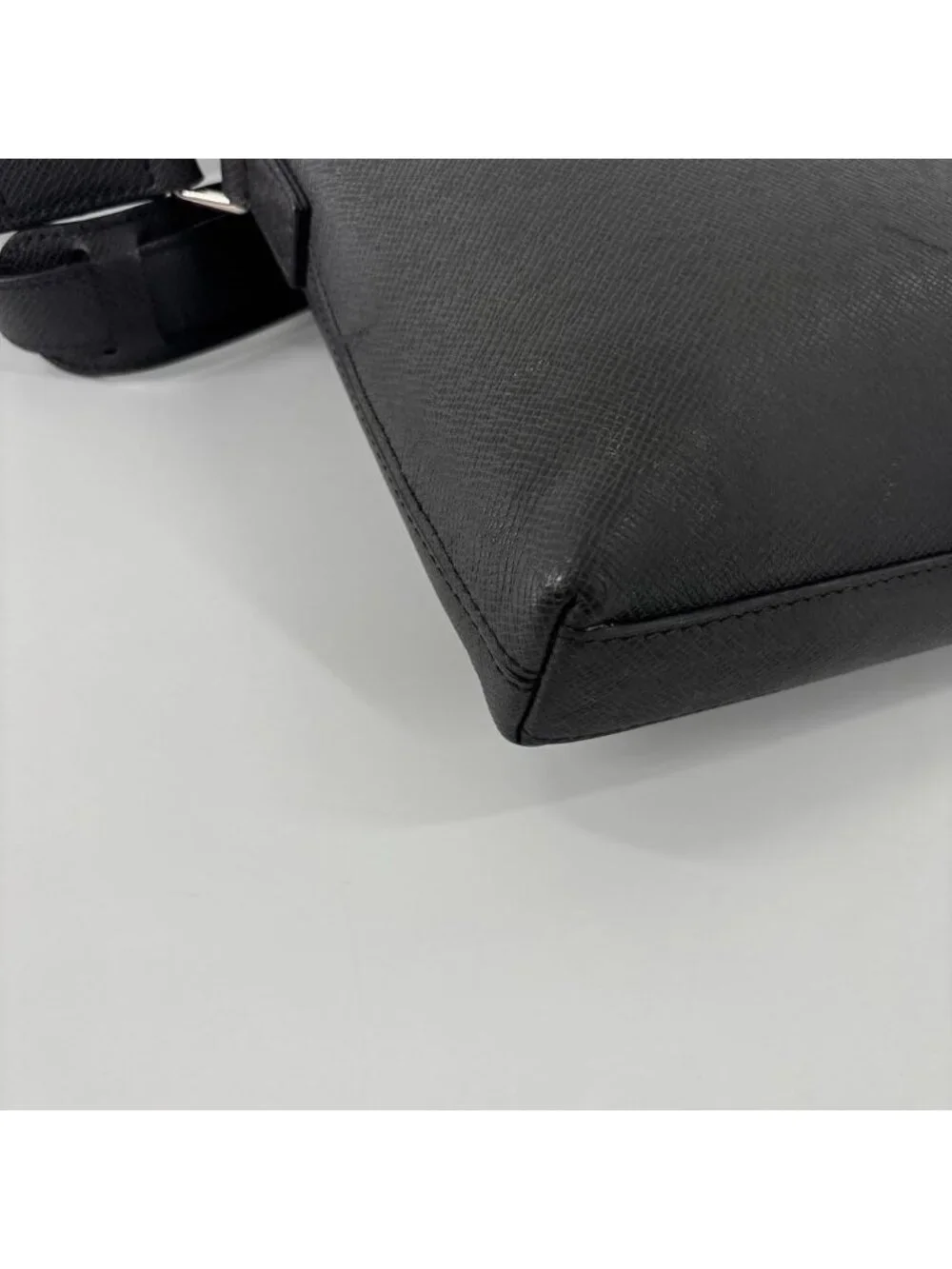 Louis Vuitton Super Taiga Grigori Shoulder Bag Black